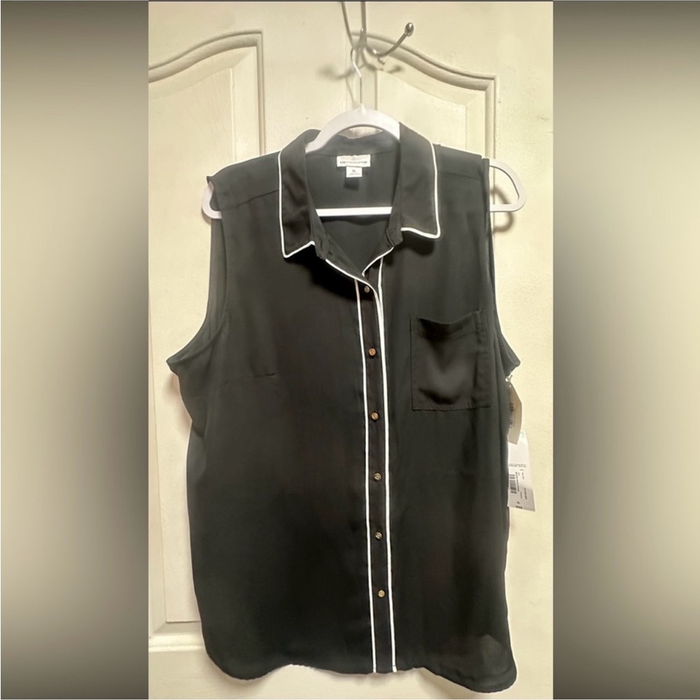 Liz Claiborne Black Sleeveless Blouse